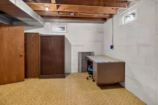 128 Warren Ave, Rockford, IL 61107 - Photo 32