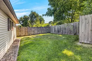 128 Warren Ave, Rockford, IL 61107 - Photo 42