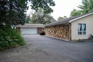 916 W Town Line Rd, Leaf River, IL 61047 - Photo 38