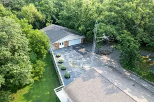 916 W Town Line Rd, Leaf River, IL 61047 - Photo 8