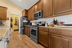 676 Savanna Dr, Hampshire, IL 60140 - Photo 6