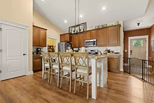 676 Savanna Dr, Hampshire, IL 60140 - Photo 8