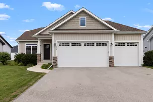 676 Savanna Dr, Hampshire, IL 60140 - Photo 2