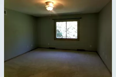 2080 Cherokee Ct., Freeport, IL 61032 - Photo 12