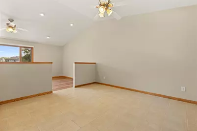 6541 Erin Way, Roscoe, IL 61073 - Photo 4