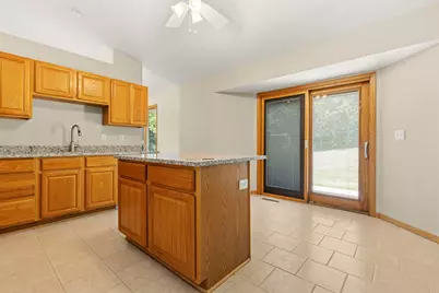 6541 Erin Way, Roscoe, IL 61073 - Photo 6