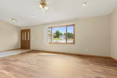 6541 Erin Way, Roscoe, IL 61073 - Photo 2