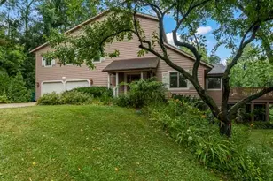 8351 Snaresbrook Rd, Roscoe, IL 61073 - Photo 2
