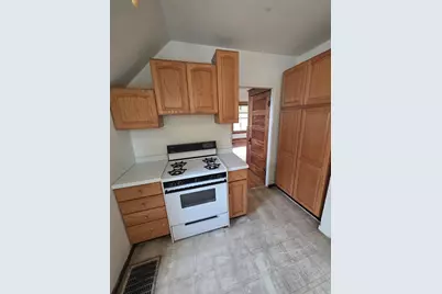 1325 S High Avenue, Freeport, IL 61032 - Photo 8