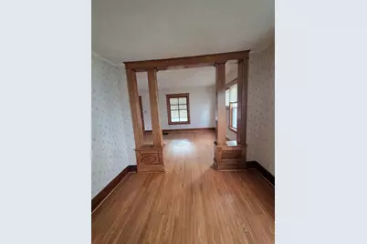 1325 S High Avenue, Freeport, IL 61032 - Photo 6