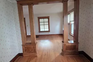 1325 S High Ave, Freeport, IL 61032 - Photo 6