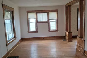 1325 S High Ave, Freeport, IL 61032 - Photo 10
