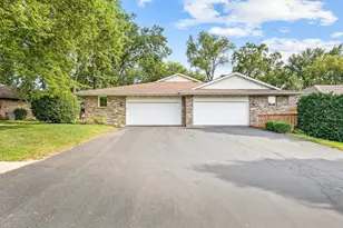 6616 Sandalwood Close, Rockford, IL 61108 - Photo 2