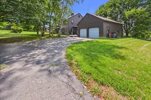 10562 Town Hall Rd, Belvidere, IL 61008 - Photo 2