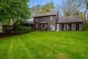 10562 Town Hall Rd, Belvidere, IL 61008 - Photo 4