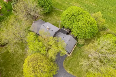 10562 Townhall Road, Belvidere, IL 61008 - Photo 68