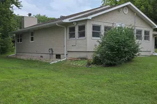 2722 Bavarian Ln, Rockford, IL 61109 - Photo 4