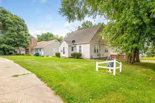 300 E 4th St, Rock Falls, IL 61071 - Photo 2