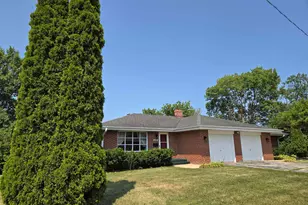 592 Donna Dr, Rockford, IL 61107 - Photo 8