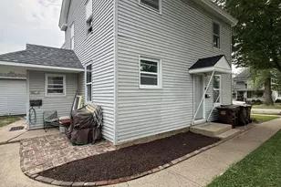 607 S Jackson, Mount Carroll, IL 61053 - Photo 2