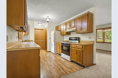 5431 Murphys Run, Roscoe, IL 61073 - Photo 12