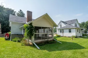 109 W Main St, Mount Morris, IL 61054 - Photo 2