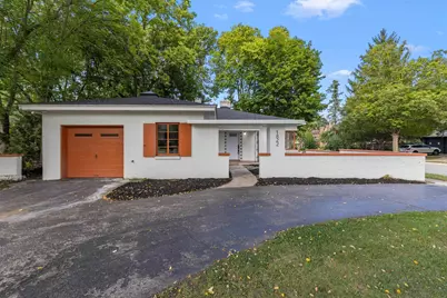 1822 E State Street, Rockford, IL 61107 - Photo 2