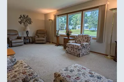 1358 Empire Court, Freeport, IL 61032 - Photo 4
