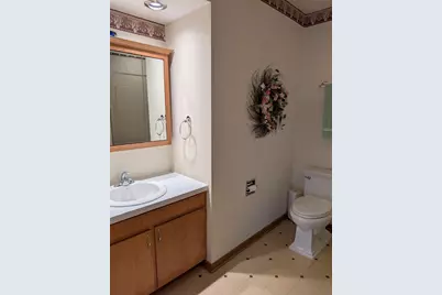 1358 Empire Court, Freeport, IL 61032 - Photo 16