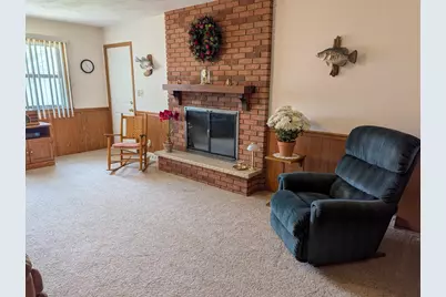 1358 Empire Court, Freeport, IL 61032 - Photo 12