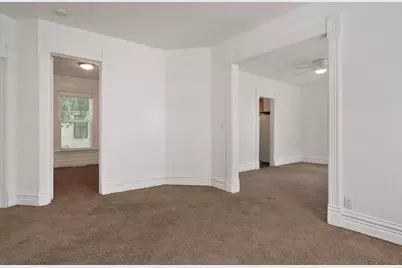 2007 E State St, Rockford, IL 61104 - Photo 14