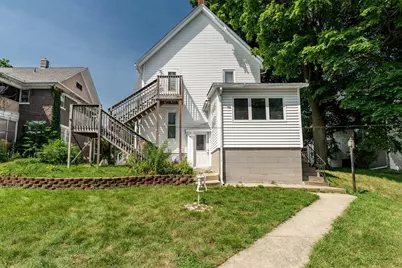 2007 E State St, Rockford, IL 61104 - Photo 4