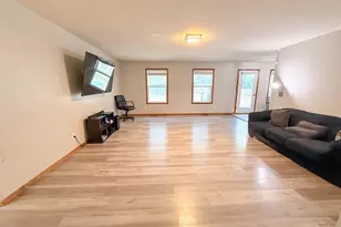 632 Larnell Ln, Rockford, IL 61101 - Photo 2