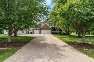 9850 Ridge Way, Rockford, IL 61107 - Photo 2