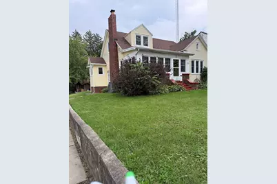 73 N Sunset Avenue, Freeport, IL 61032 - Photo 2