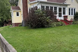 73 N Sunset Ave, Freeport, IL 61032 - Photo 2
