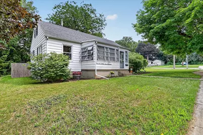 961 W Jefferson Street, Freeport, IL 61032 - Photo 4