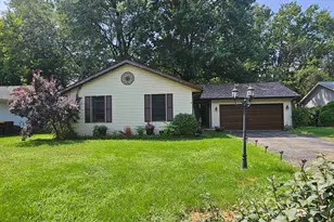 1013 Arnold Ave, Rockford, IL 61108 - Photo 1