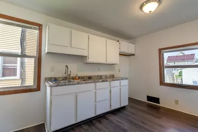 505 Hayes Street, South Beloit, IL 61080 - Photo 8