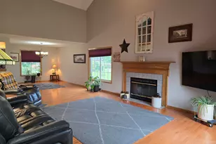 4996 Zenith Pkwy, Machesney Park, IL 61115 - Photo 4