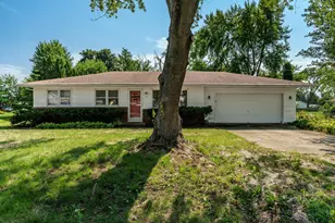 416 Kile Dr, Rockton, IL 61072 - Photo 2