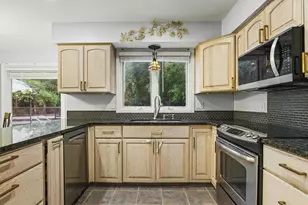 1718 Jacoby Pl, Rockford, IL 61107 - Photo 16
