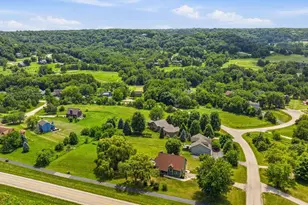 2 Augusta Dr, Galena, IL 61036 - Photo 2