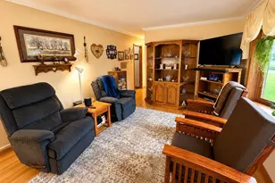 6007 Hollis Ave, Loves Park, IL 61111 - Photo 4