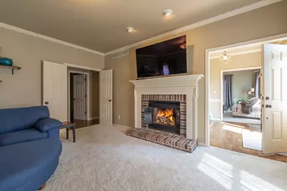 960 Woodside Terrace, Freeport, IL 61032 - Photo 12