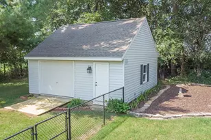 960 Woodside Terrace, Freeport, IL 61032 - Photo 8