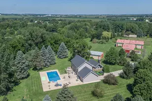 20775 Hickory Hills Rd, Sterling, IL 61081 - Photo 16