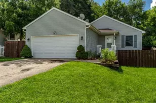 2951 16th St, Rockford, IL 61109 - Photo 2