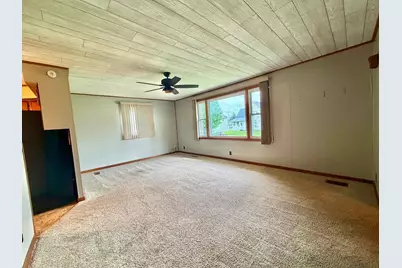 415 W Locust Street, Lanark, IL 61046 - Photo 6