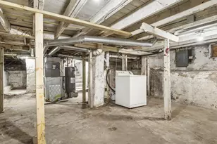 655 W Clark St, Freeport, IL 61046 - Photo 24